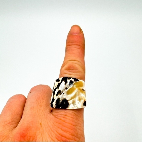 Shell  earring and ring set - Picture 2 of 6